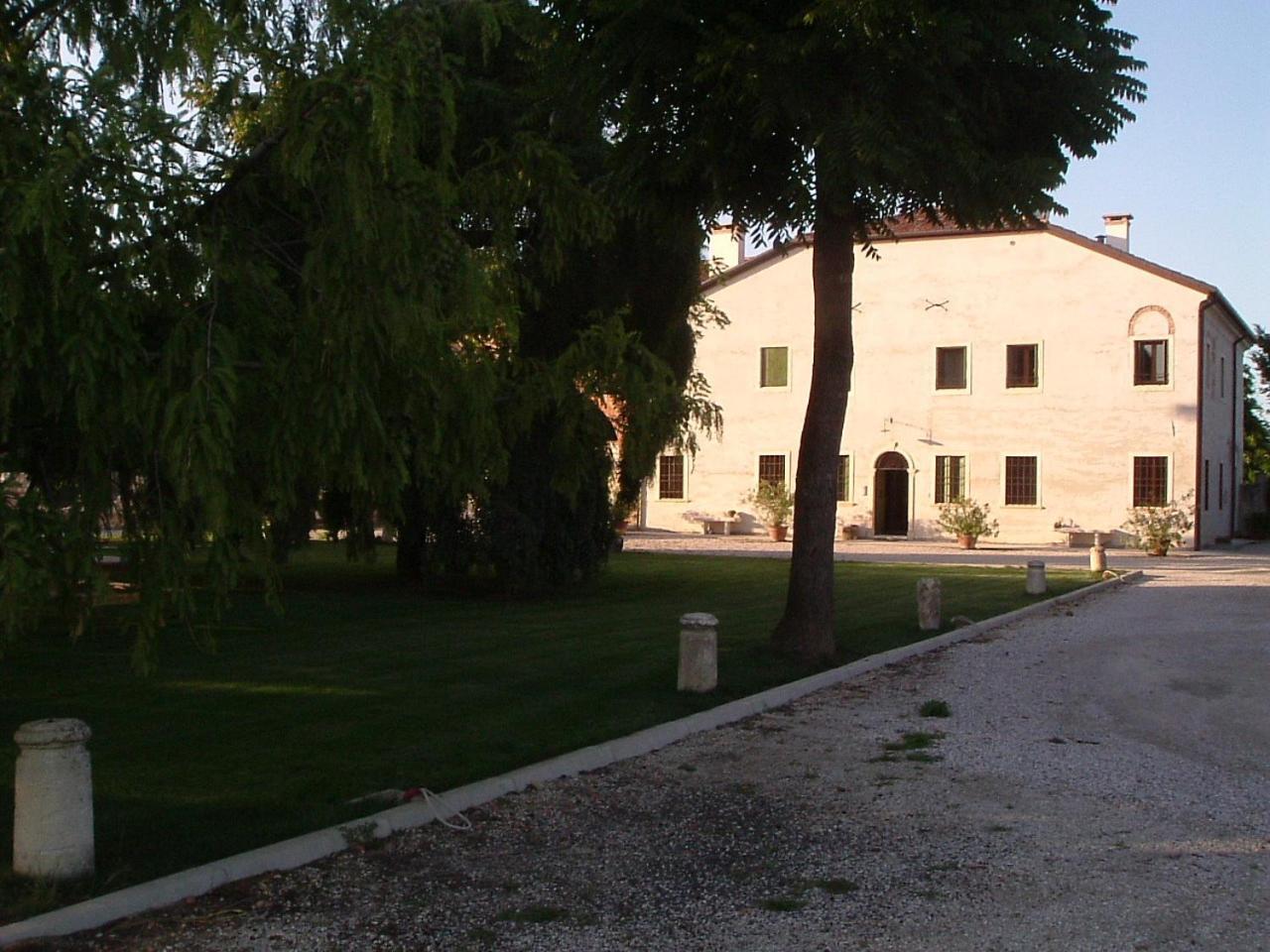 Agriturismo La Sophora Montegaldella Exterior photo