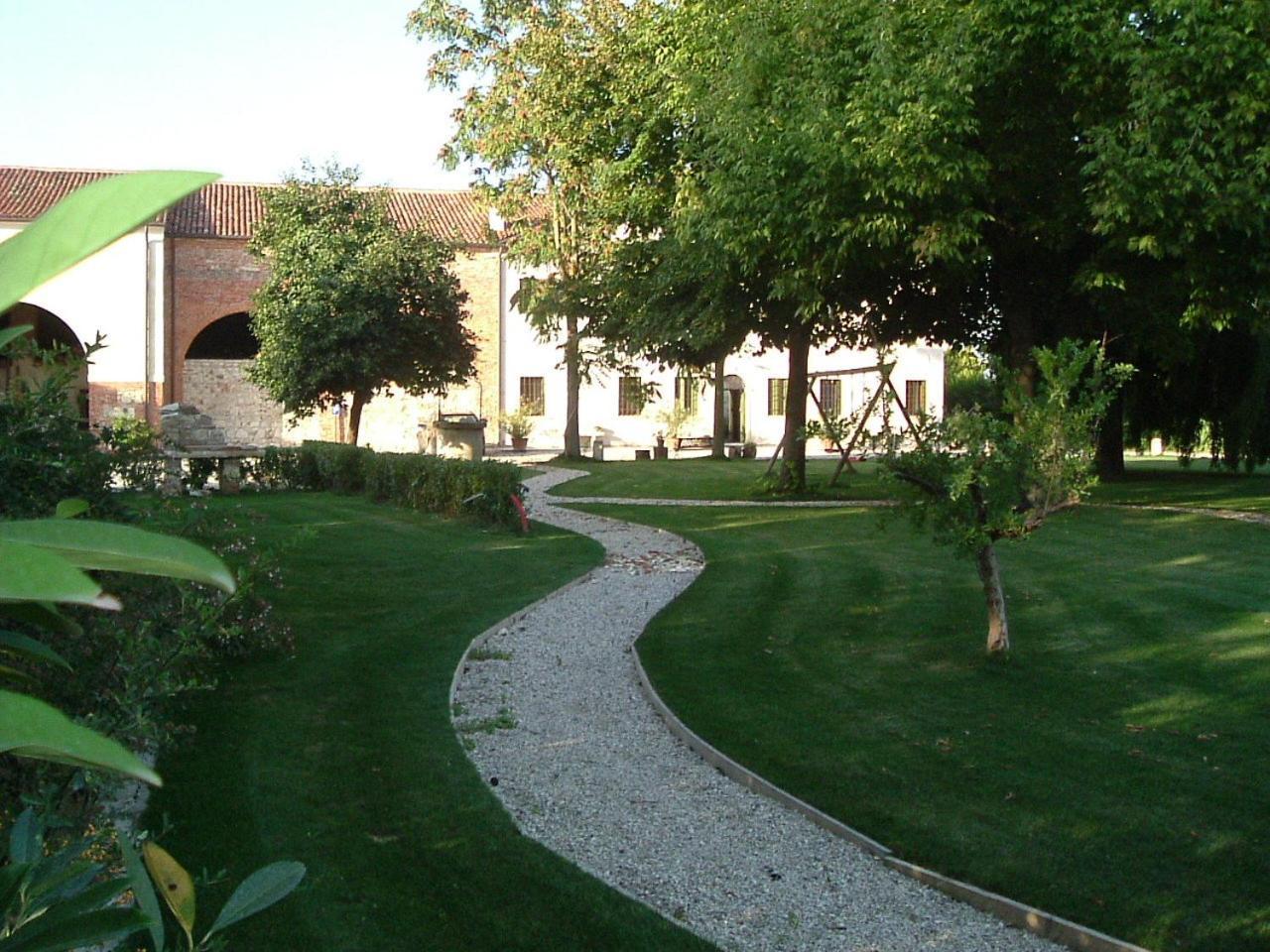 Agriturismo La Sophora Montegaldella Exterior photo